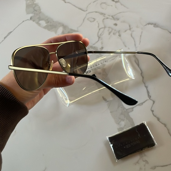 *SALE* Quay High Key Sunglasses - Picture 4 of 6